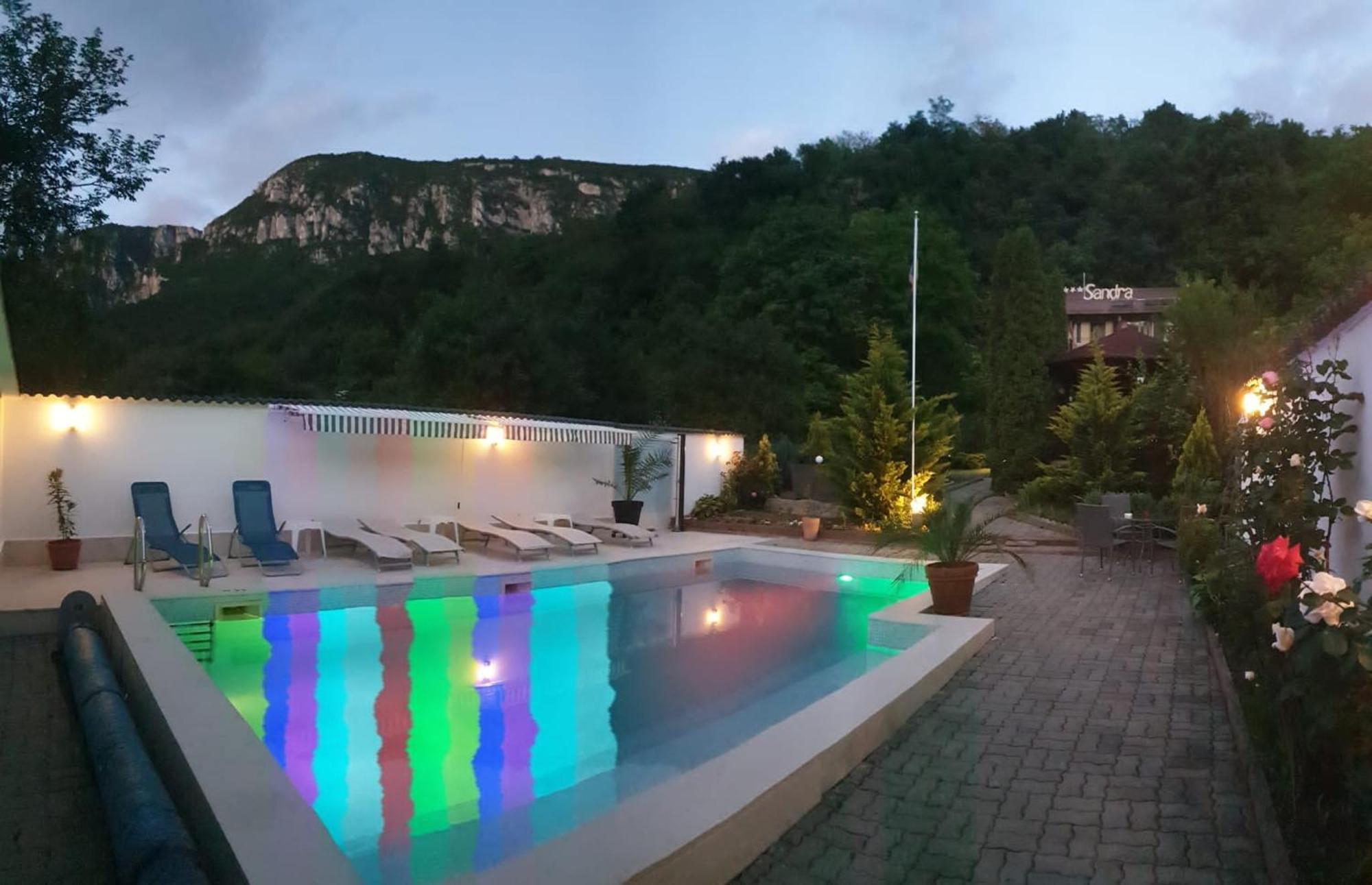 Cazare Casa Sandra Băile Herculane المظهر الخارجي الصورة